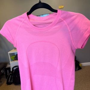 Lululemon hot neon pink swiftly